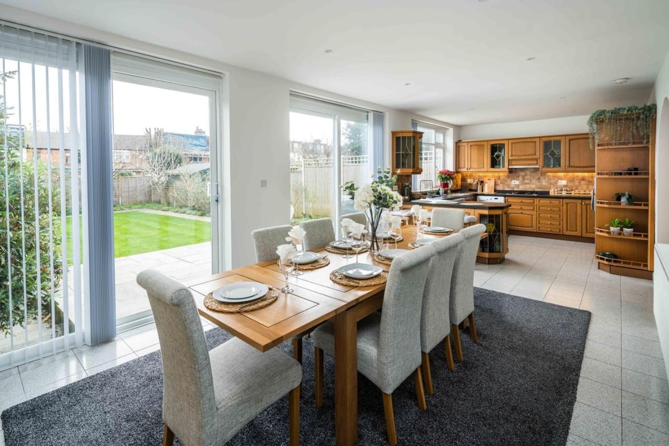 Contemporary 5 Bedroom With Garden North Finchley * London
