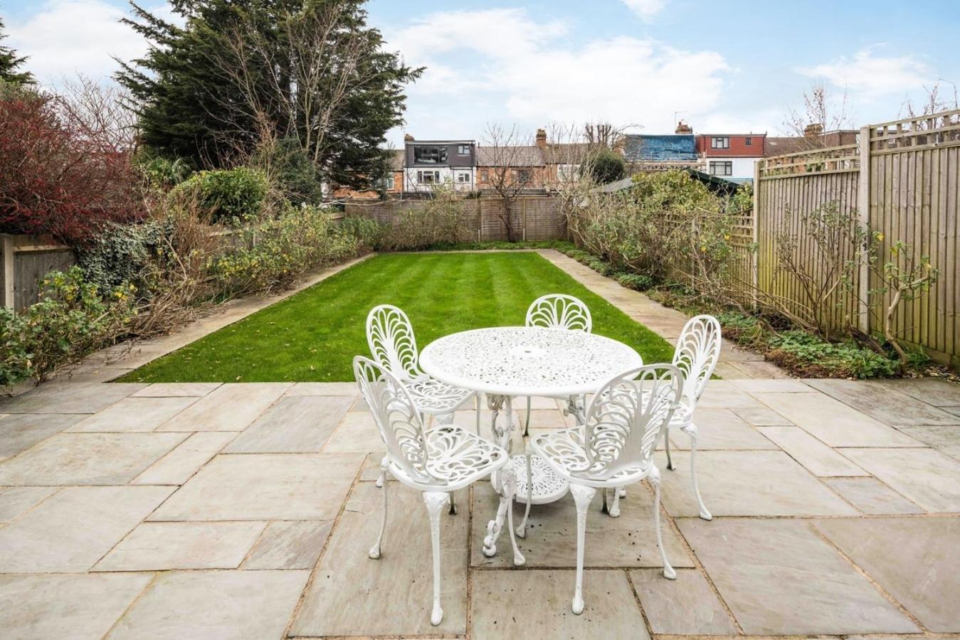Ferienhaus Contemporary 5 Bedroom With Garden North Finchley