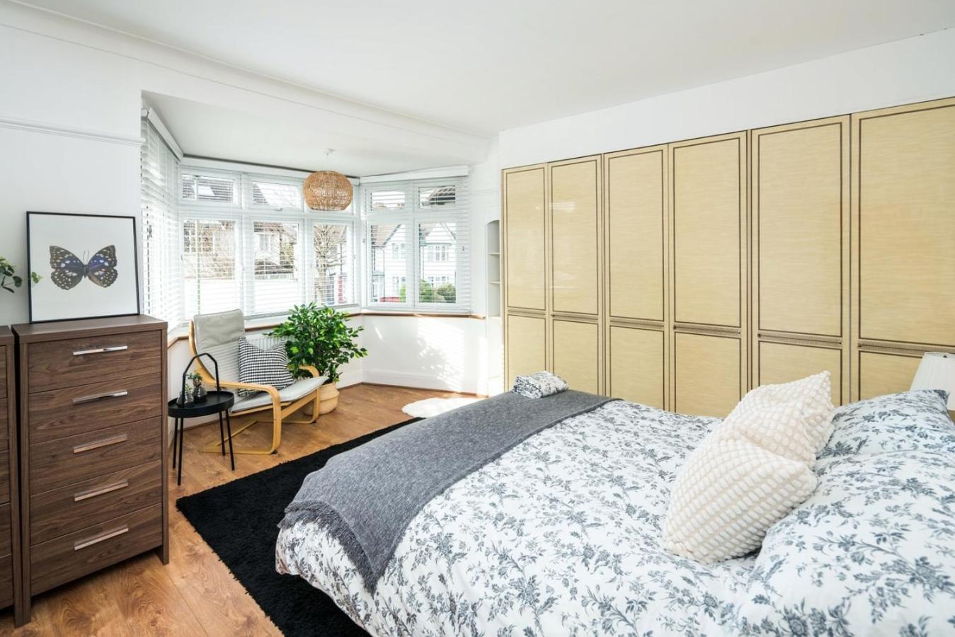 Contemporary 5 Bedroom With Garden North Finchley Ferienhaus London
